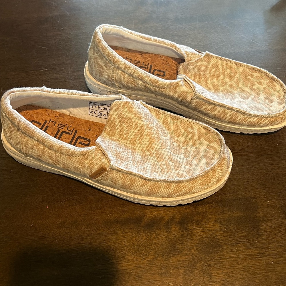 Hey Dude women’s shoes size 7 worn only a few times like new leopard print